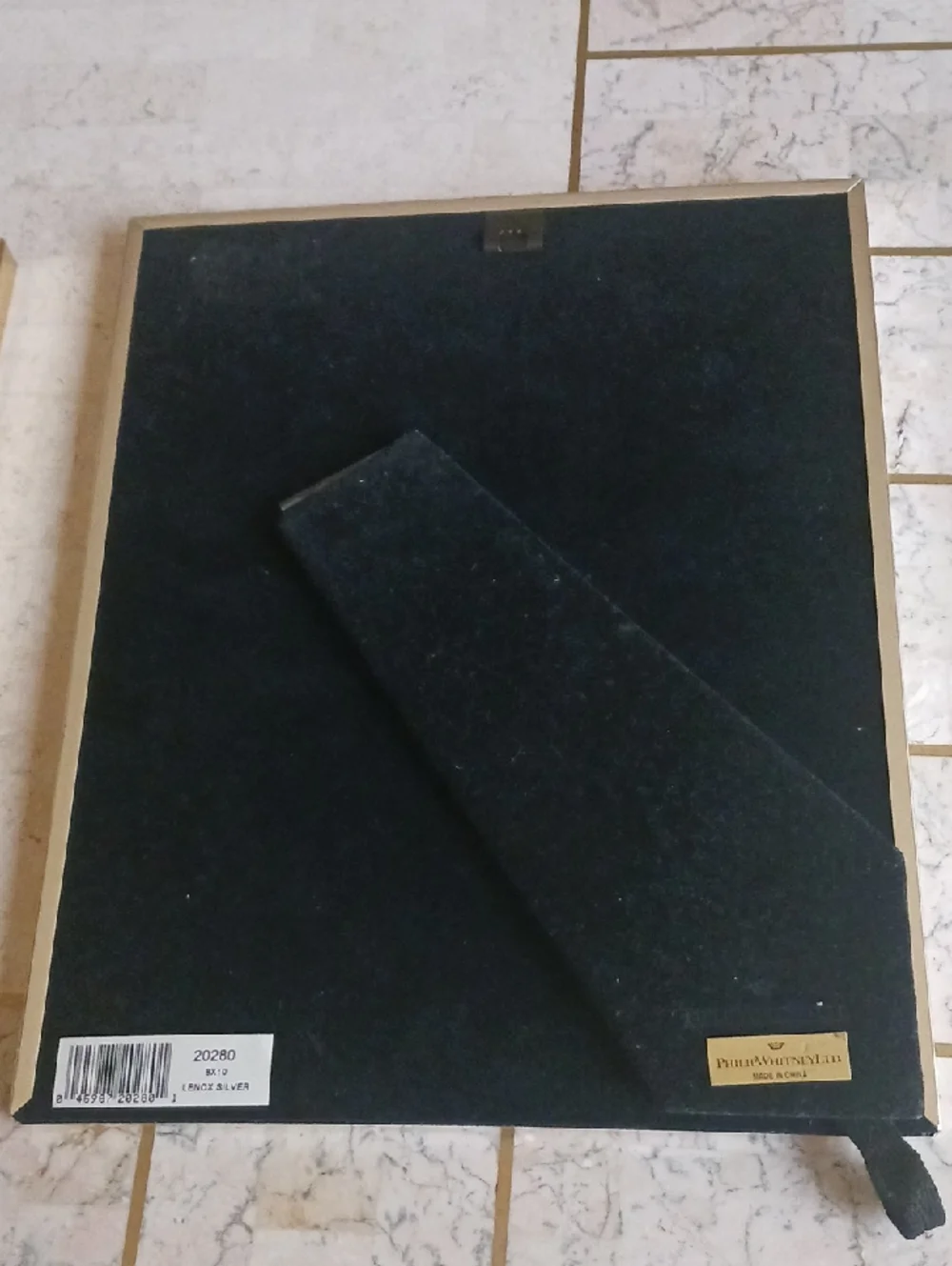Vintage Picture Frames 8x10"..New...1 Silver -1 Brass...both All Metal Frames. - Picture 6 of 10